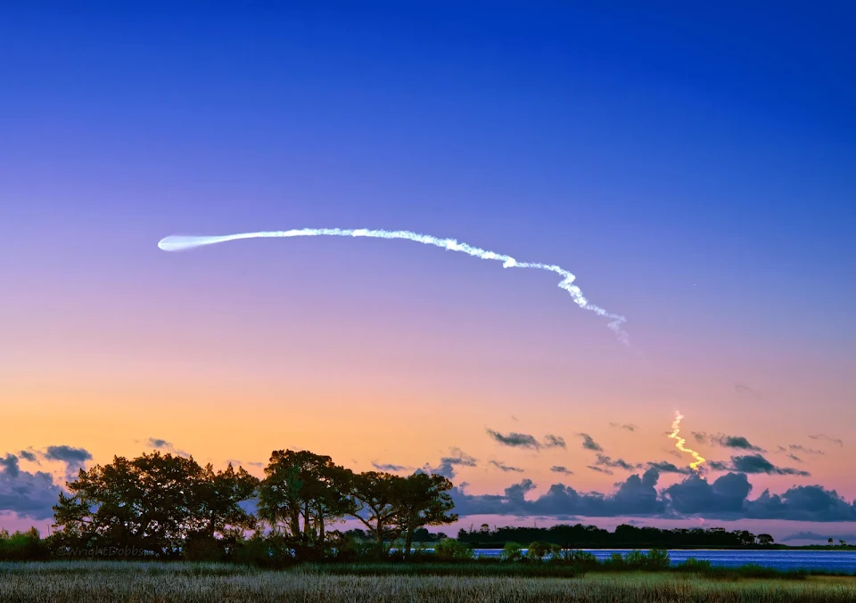 A rocket launch viewed from 400+km away