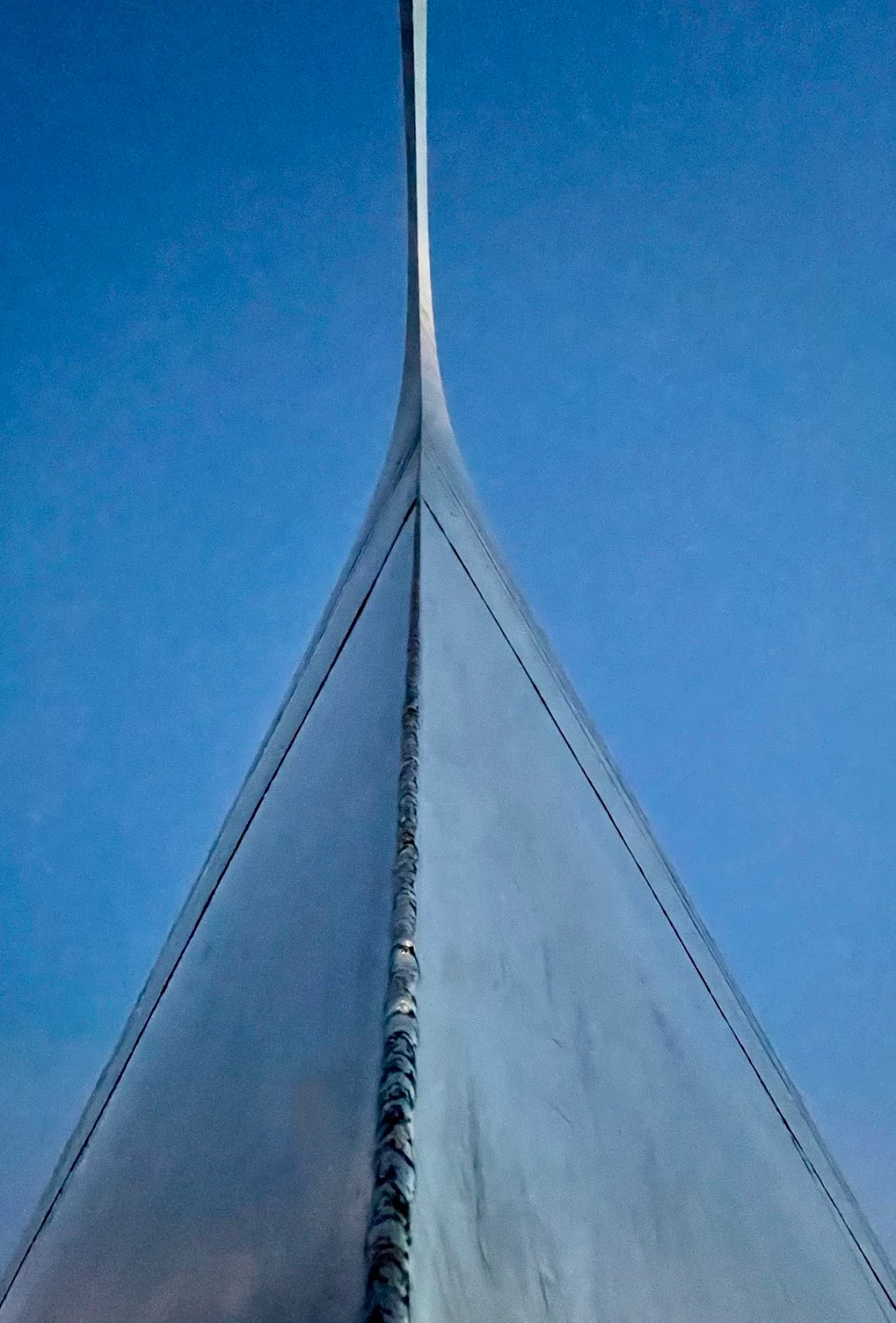 Looking straight up the weld on the underside of the Gateway Arch in St. Louis, Missouri [OC]