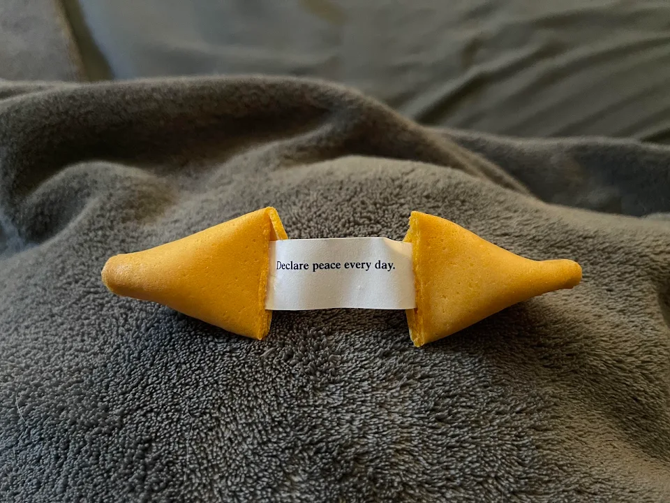The way I opened this fortune cookie 🥠
